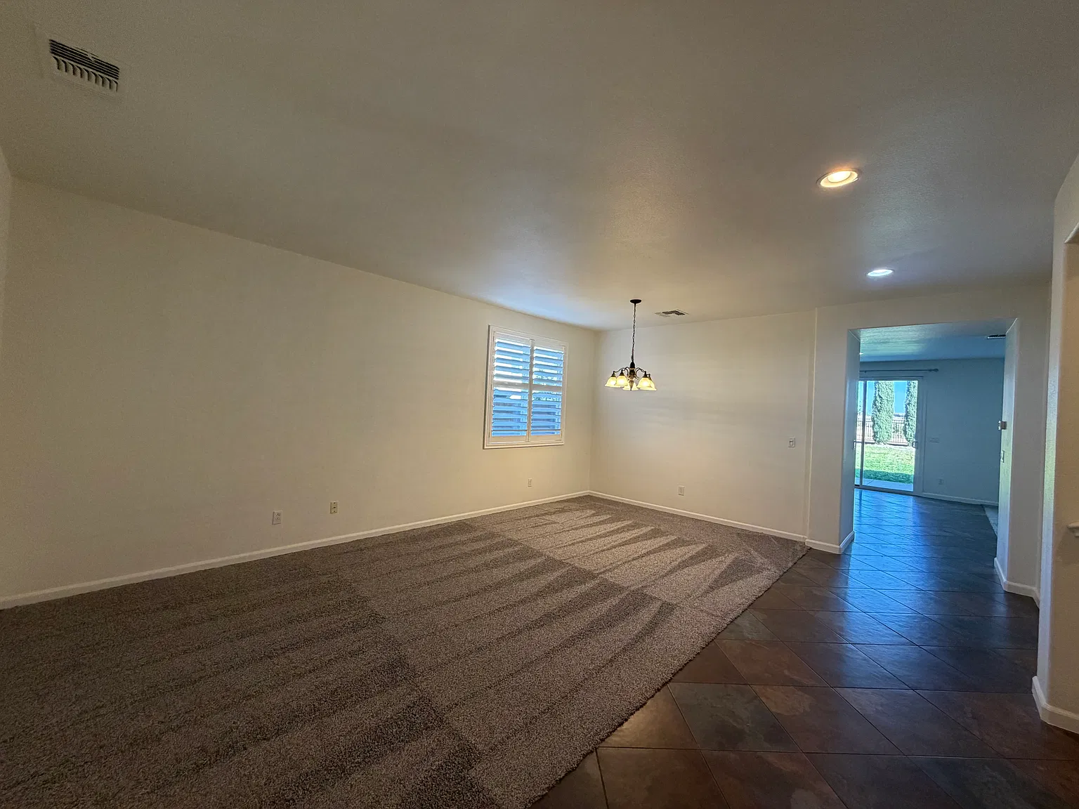 5 bed, 3.5 bath, 3567 sqft, $3,800 — Photo 4