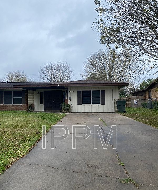 2nd image of 1522 Cardinal Dr