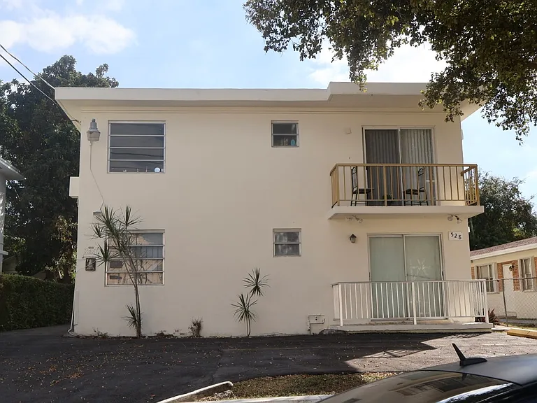 528 SW 6th St #6 — Photo 31
