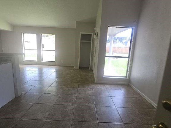 5th image of 14131 Callahan Dr