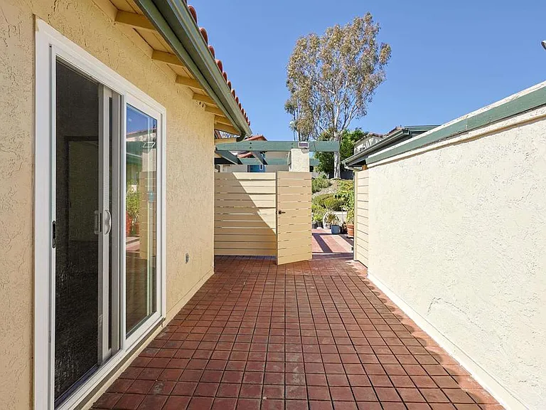 6931 Camino Revueltos — Photo 4