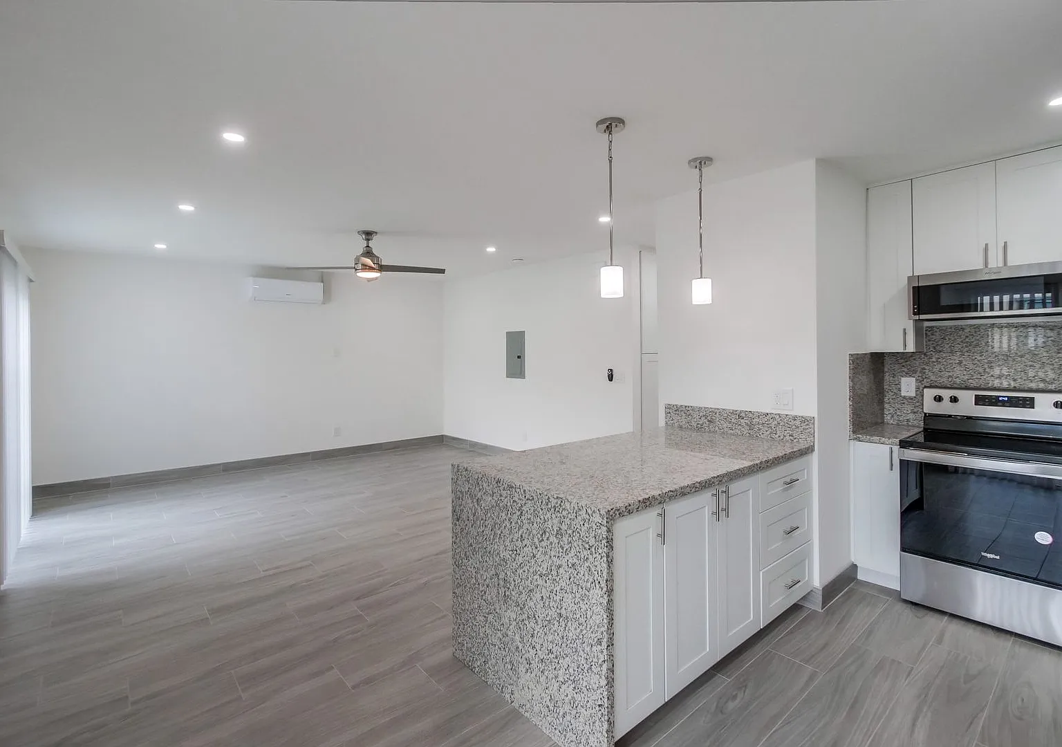 2 Bed/1 Bath la Mesa- Move In Promotion! — Photo 2