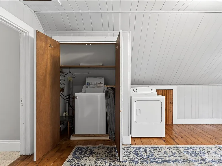 31 Franklin St #C — Photo 7