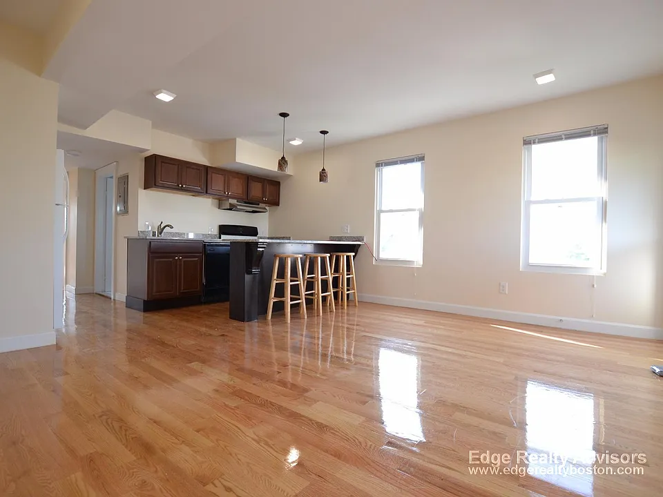 21-23 Weitz St #2