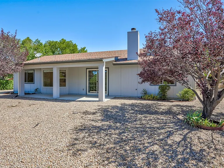 379 Badger Ct — Photo 29