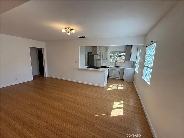 19148 Saticoy St #19148 — Photo 14