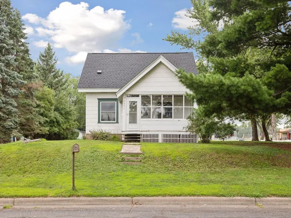 2371 14th Ave E, North Saint Paul, MN 55109