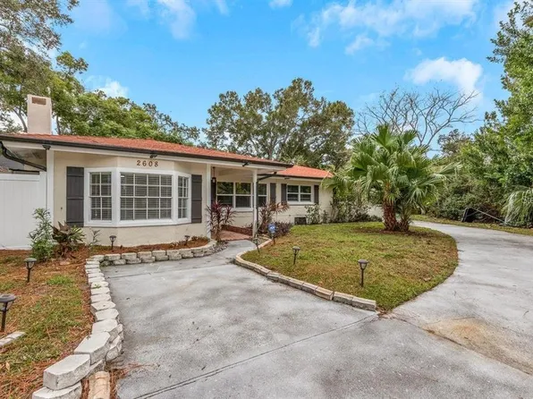 2608 Oakwood Dr, Largo, FL 33771