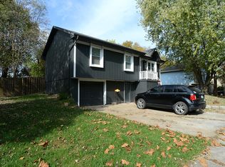 207 W 5th St, Peculiar, MO 64078
