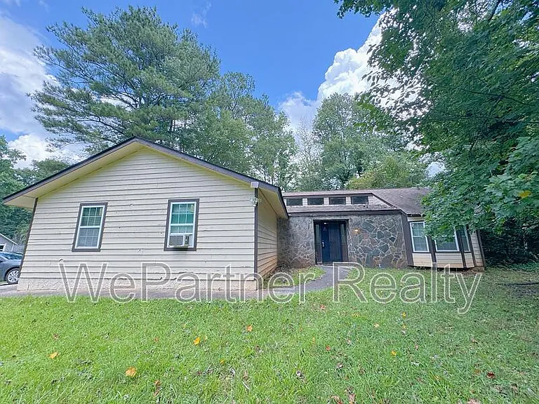 7416 Dartmouth Ct — Photo 1