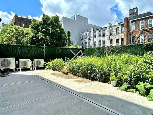 Rented by Yaffa Realty LLC | media 7