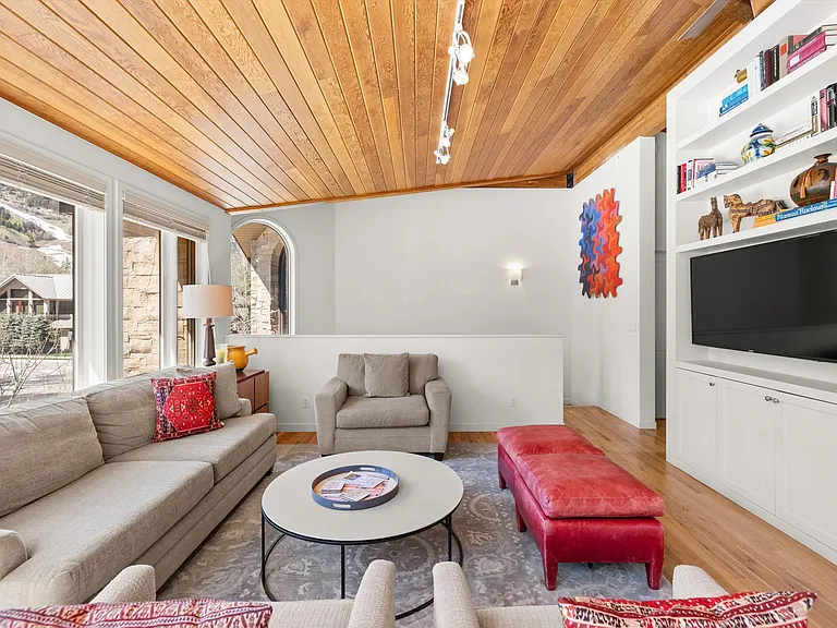 1006 E Hyman Ave #B — Photo 5