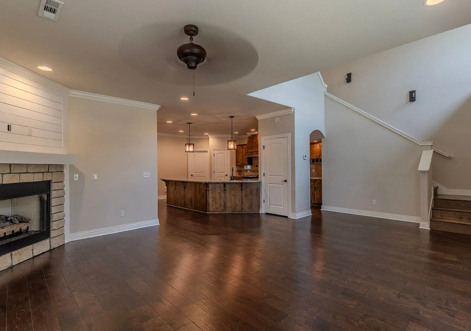 Stunning 4 Bedroom, 2.5 Bathroom, 2 Car Garage In Fayetteville, Ar — Photo 2