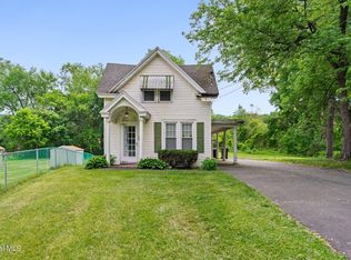 36 New Turnpike Rd, Troy, NY 12182