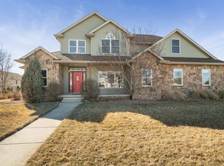 10748 Hawthorne Dr, Saint John, IN 46373
