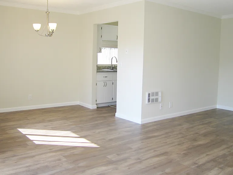 Live Oak Apartments — Photo 136