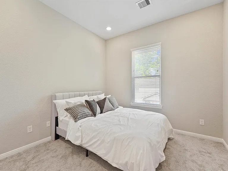 5620 Madison St — Photo 14