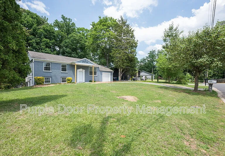 2369 Brenda Dr SE — Photo 5