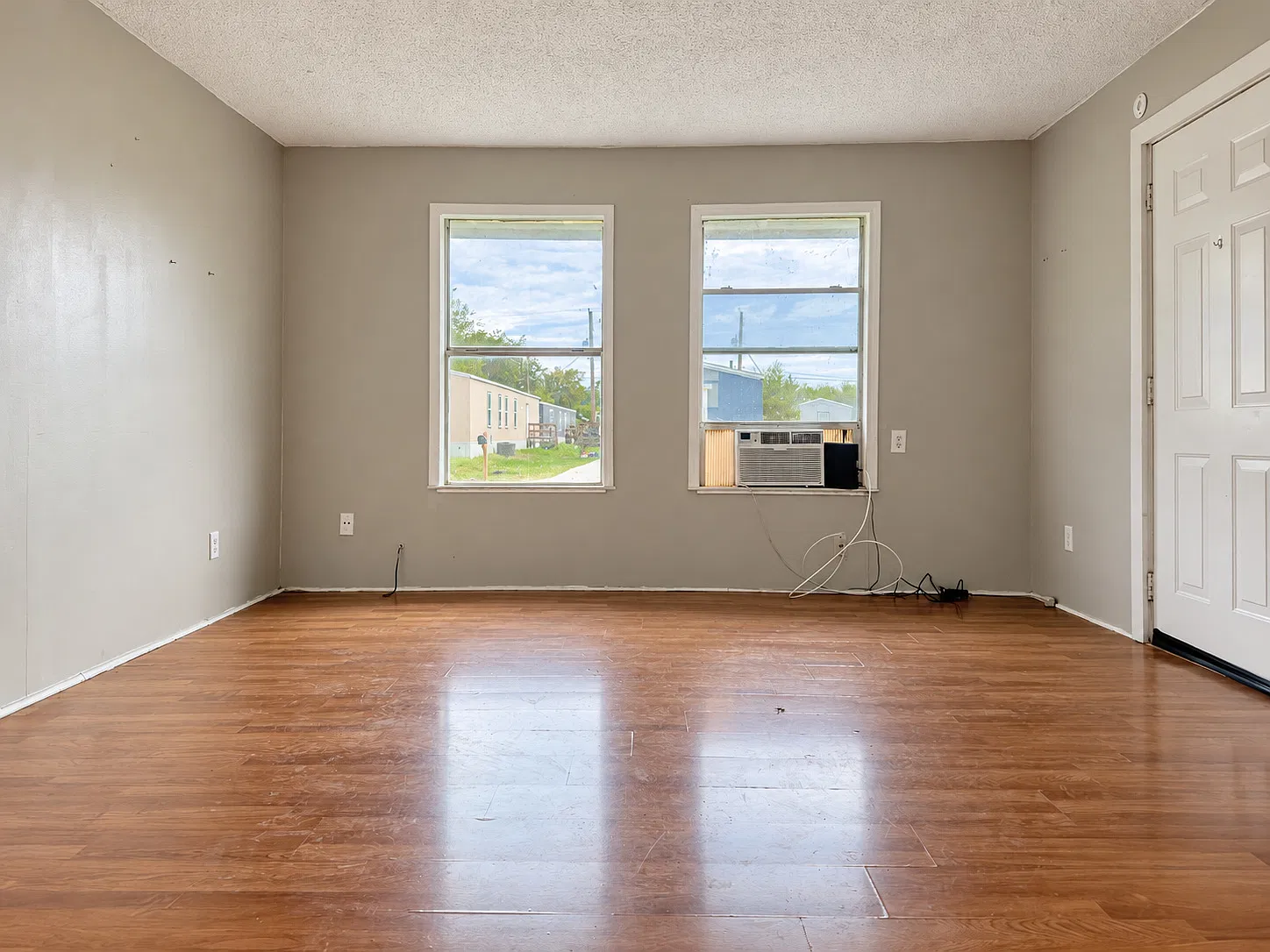 3 bed, $1,250 — Photo 2