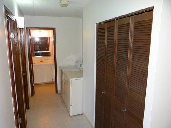 Bedroom Hallway/Laundry