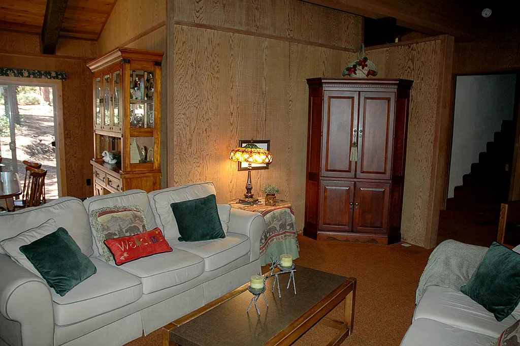 3 bed, 2.5 bath, 1942 sqft, $3,300 — Photo 3