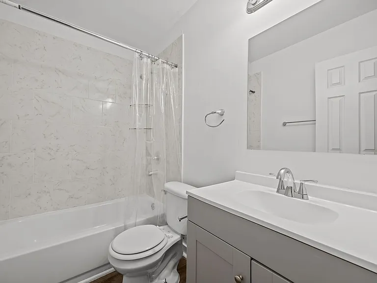 1605 N Roxboro St — Photo 10