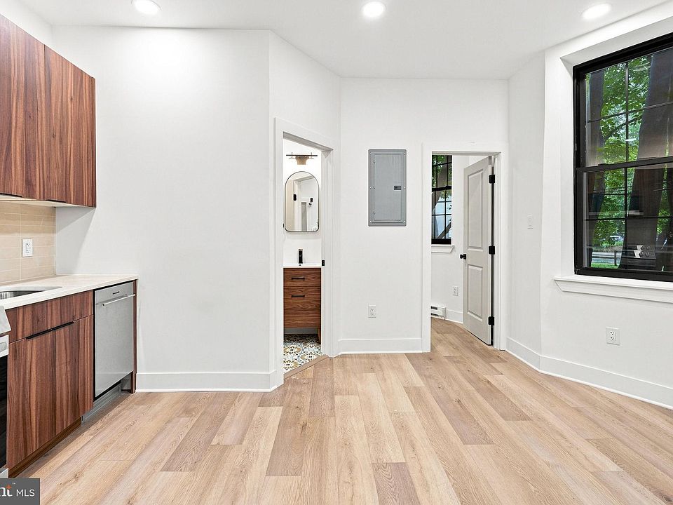 1st image of 3206 Dauphin St #2