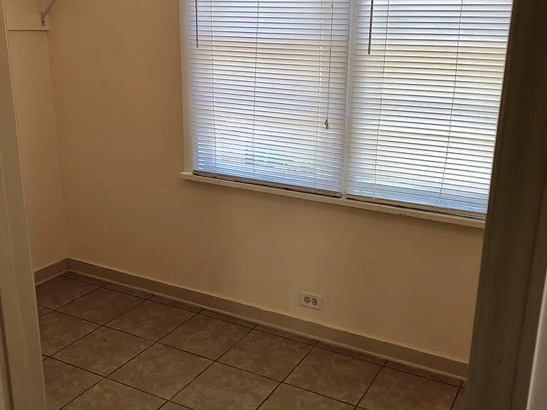715 Spring St — Photo 10