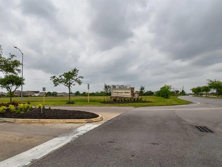 3615 Bridgebluff Ln — Photo 23