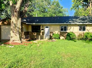 34 Buckingham Rd, Chatham, IL 62629