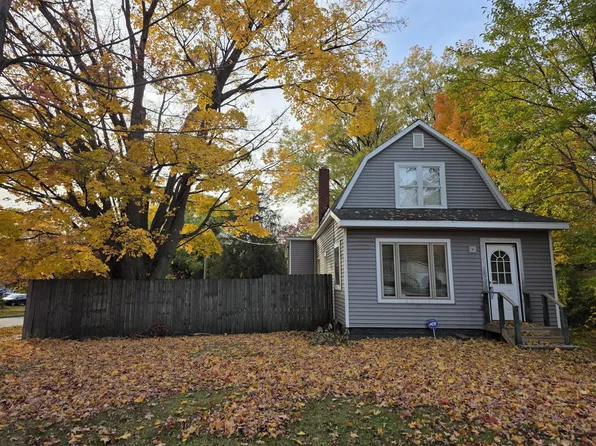 620 Bailey Ave, South Haven, MI 49090