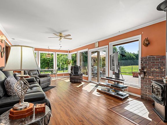 5th image of 2924 Baird Rd
