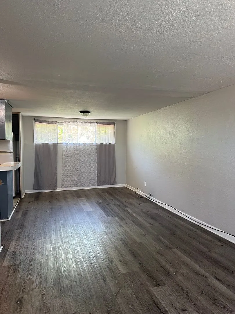 Updated 2-Bed, 2-Bath Duplex — Photo 2