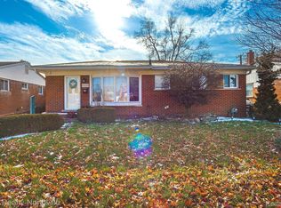 18018 Breezeway, Fraser, MI 48026