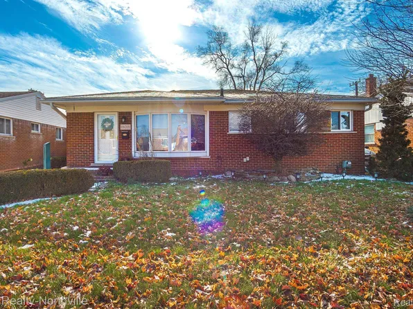 18018 Breezeway, Fraser, MI 48026