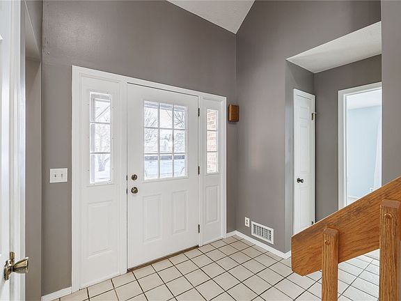 5th image of 9 Margate Dr