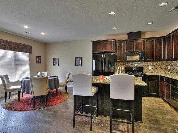 5th image of 558 Clydesdale Dr