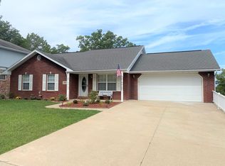 1810 Del Cerro Dr, Jefferson City, MO 65101