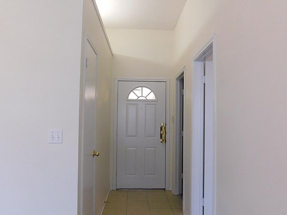 3rd image of 2303 Huckleberry Dr