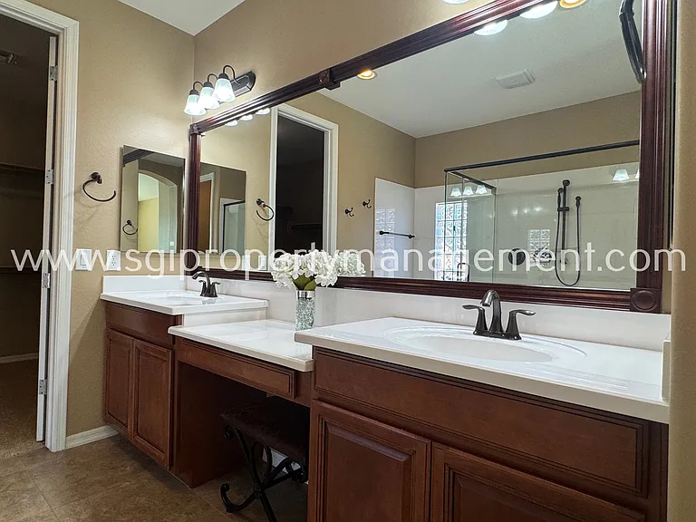 135 W Yellow Wood Ave — Photo 8
