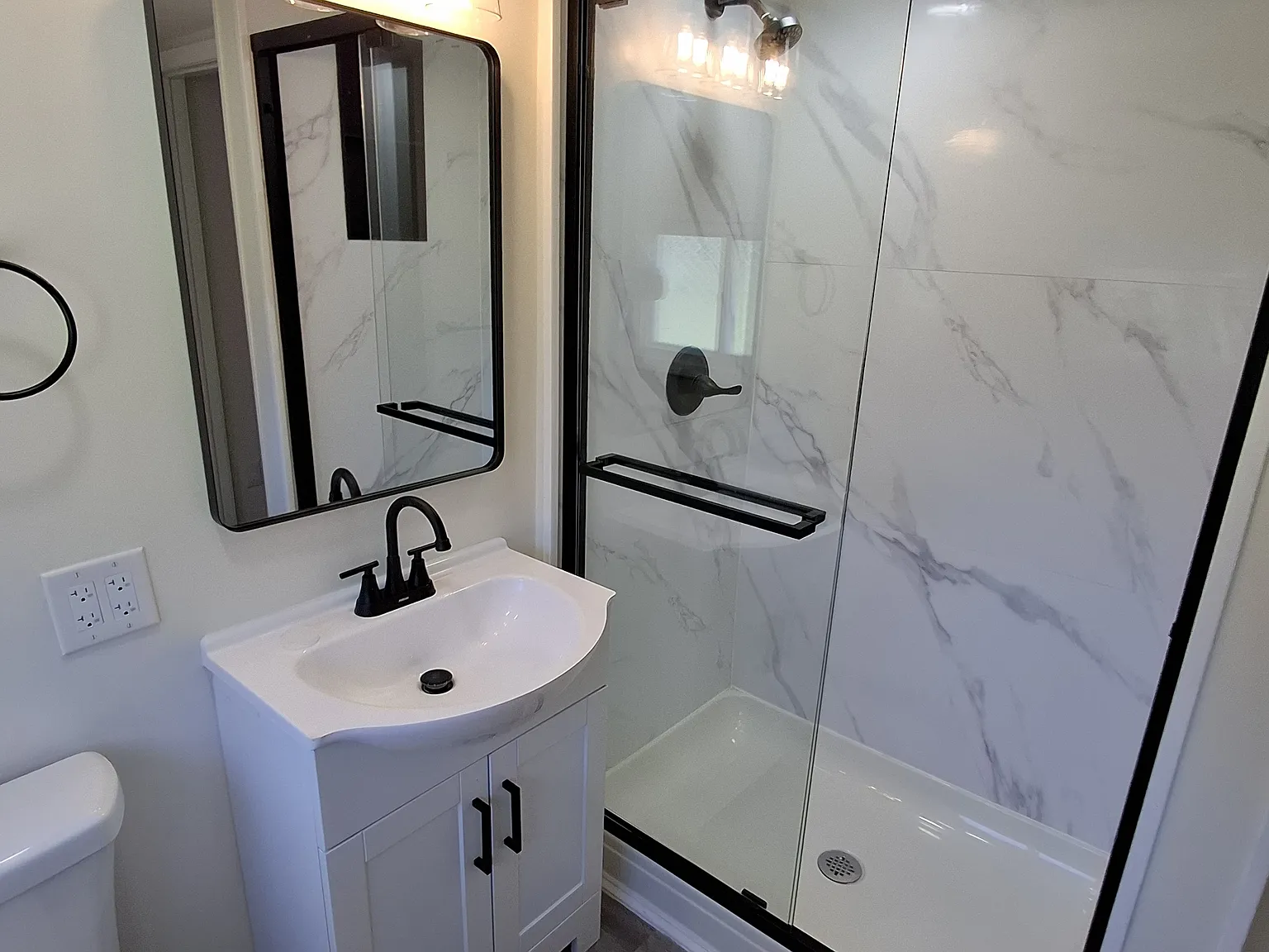 2 bed, 777 sqft, $1,295 — Photo 3