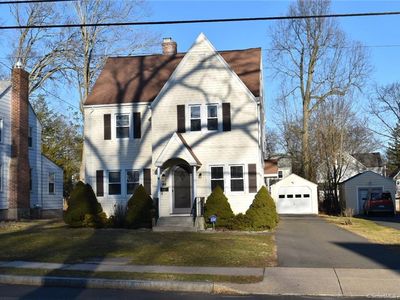 56 Argyle Ave, West Hartford, CT, 06107