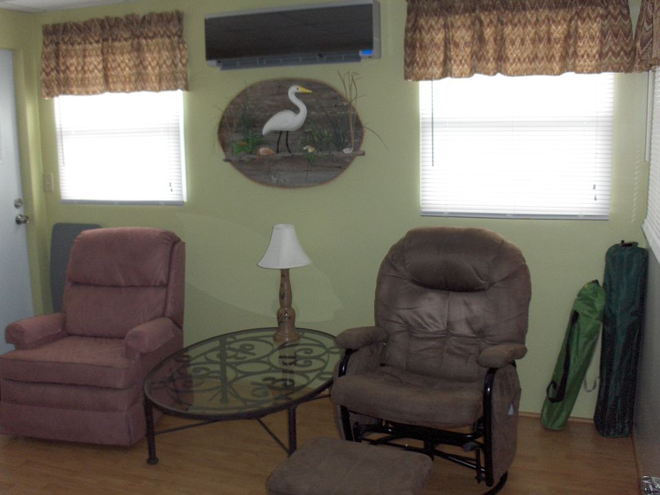 1st image of 4 Deer Ln