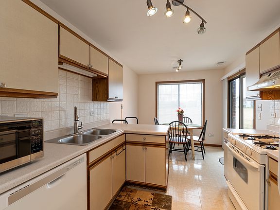 4th image of 1515 Partridge Ln #5