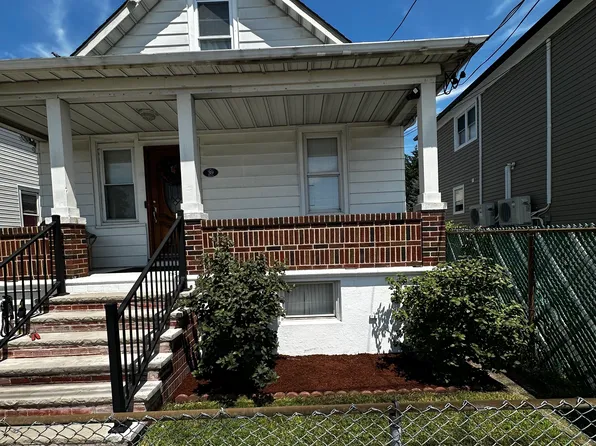 39 Sidney St, Lodi, NJ 07644