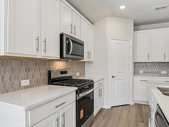 7th image of this home