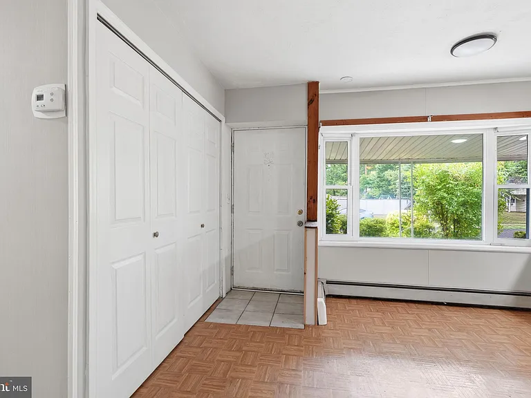 65 Orchard Ln — Photo 4