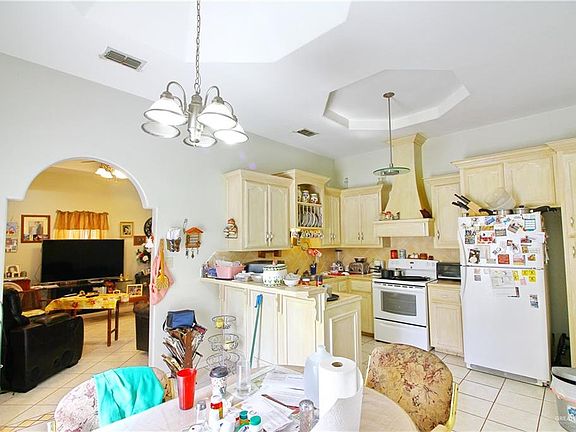 5th image of 1014 El Jardin Dr