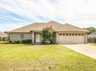 22 Meadowview Dr, Searcy, AR 72143