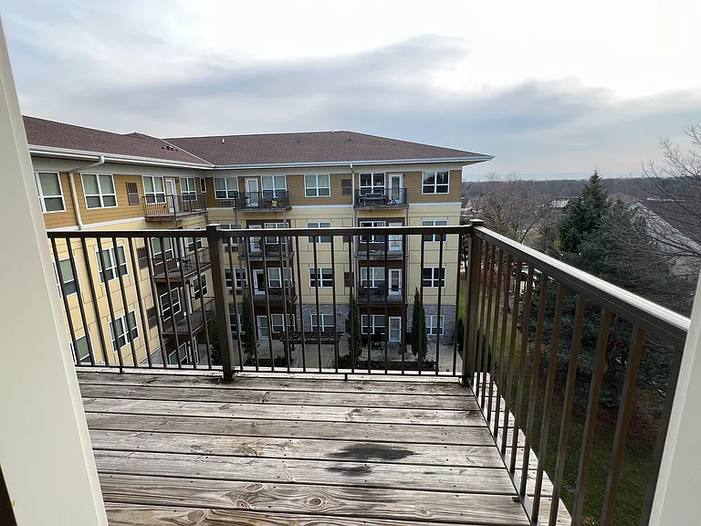 Granite Ridge Apartments — Photo 39